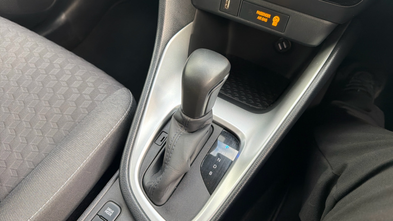 Toyota Yaris 1.5 Hybrid Design 5dr CVT Hybrid Hatchback